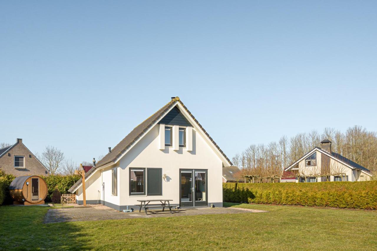 Вілла The Frisian Beach House Met Scandinavische Barrel Sauna Tzummarum Екстер'єр фото